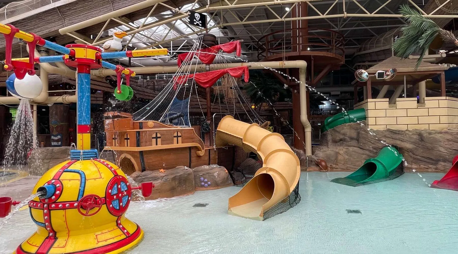 Shimmerin' Shallows play pool at Sandcastle Waterpark