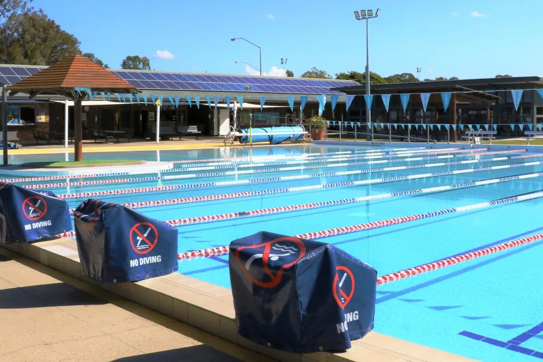 Outdoor 25m pool at Helensvale Aquatic Centre